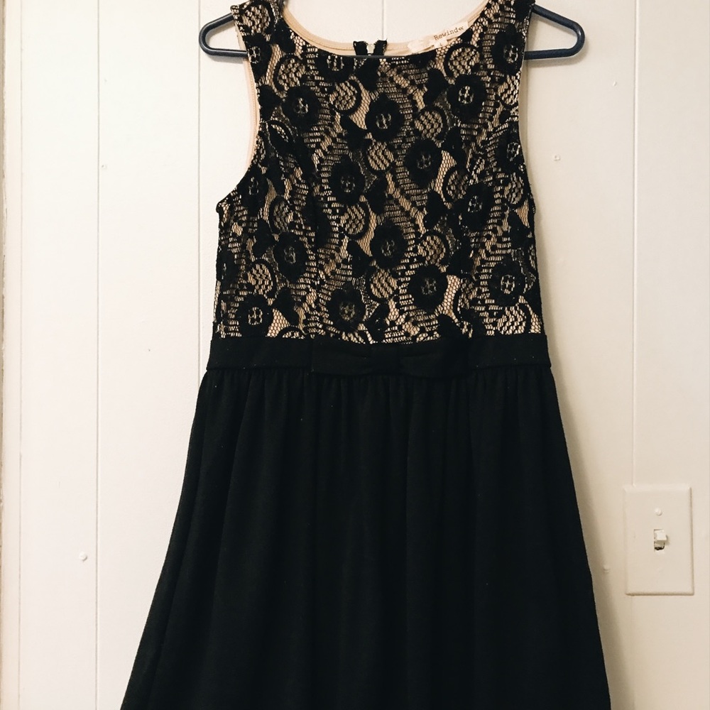 Lace Dress with Bow Detail